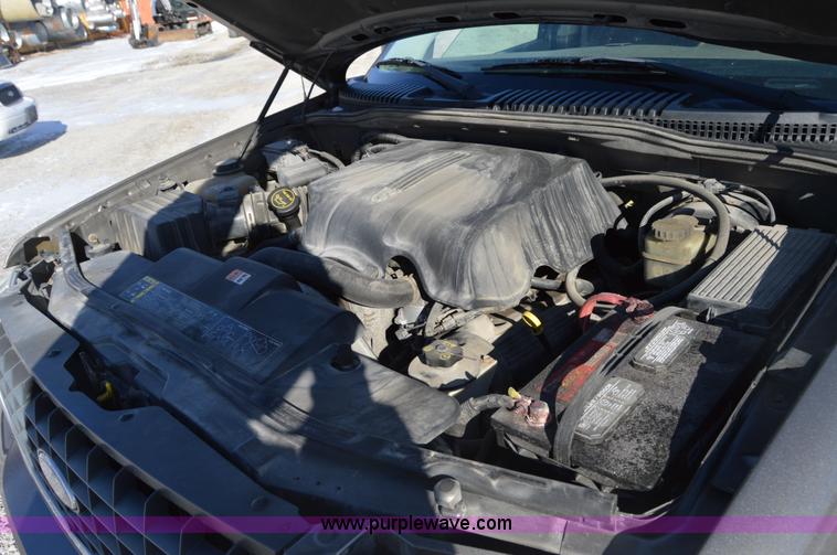 image for item I6886 2002 Ford Explorer SUV
