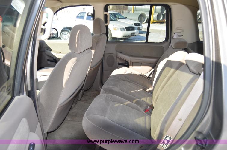 image for item I6886 2002 Ford Explorer SUV