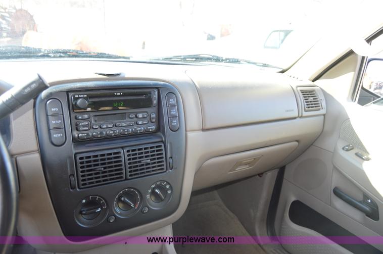 image for item I6886 2002 Ford Explorer SUV
