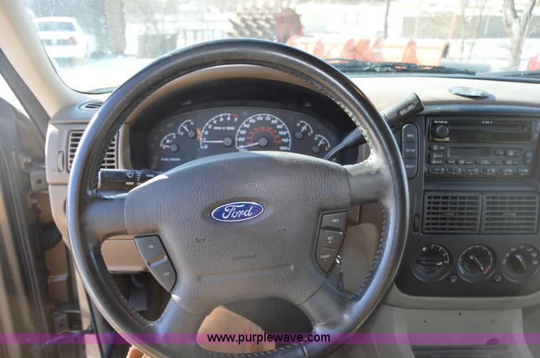 image for item I6886 2002 Ford Explorer SUV