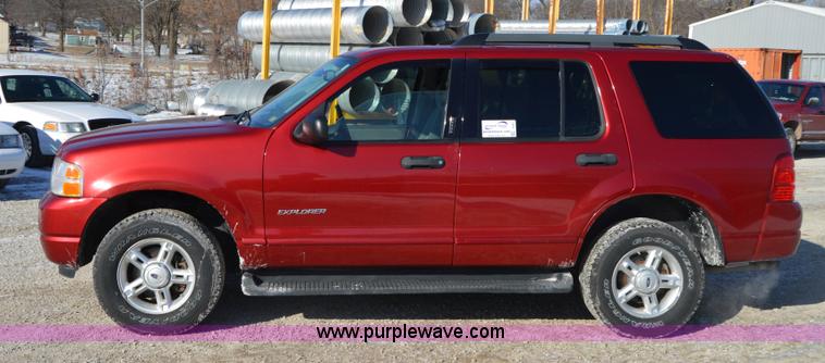 image for item I6887 2005 Ford Explorer Advance Trac RSC SUV