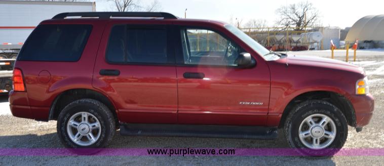image for item I6887 2005 Ford Explorer Advance Trac RSC SUV