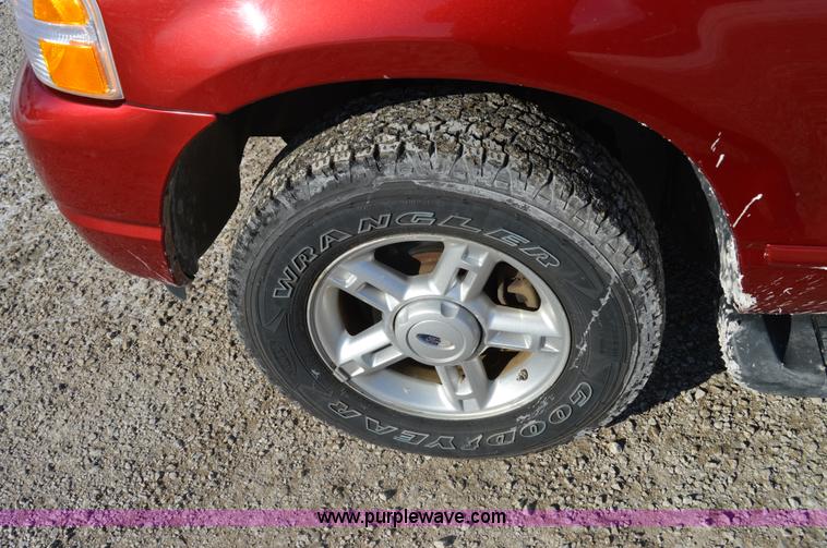 image for item I6887 2005 Ford Explorer Advance Trac RSC SUV