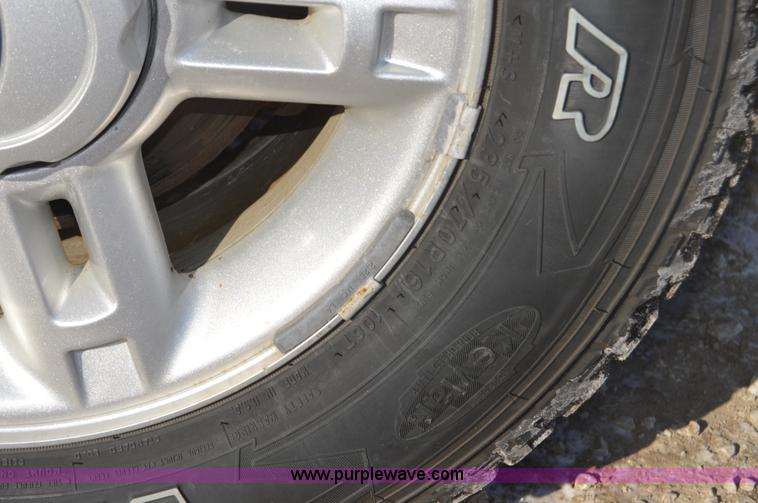 image for item I6887 2005 Ford Explorer Advance Trac RSC SUV