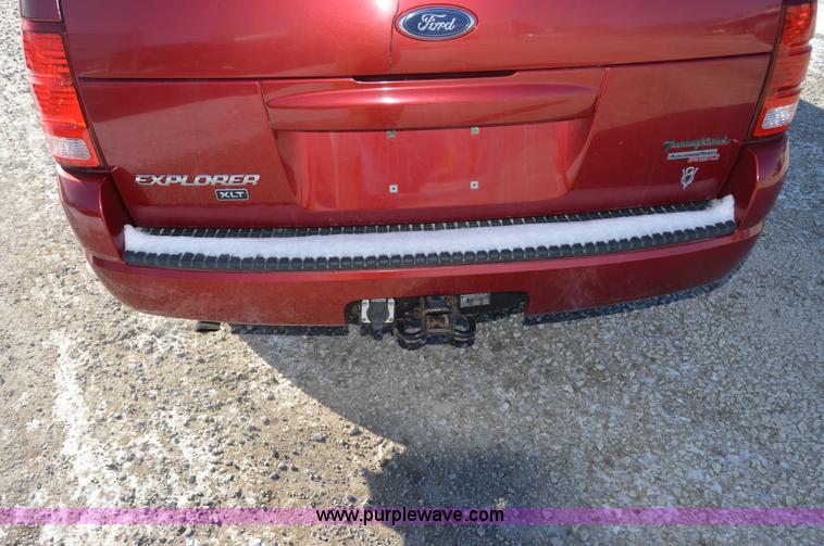 image for item I6887 2005 Ford Explorer Advance Trac RSC SUV