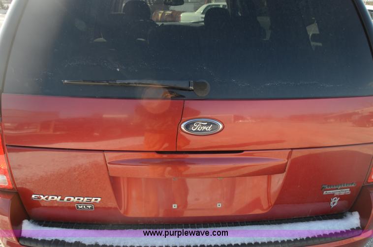 image for item I6887 2005 Ford Explorer Advance Trac RSC SUV