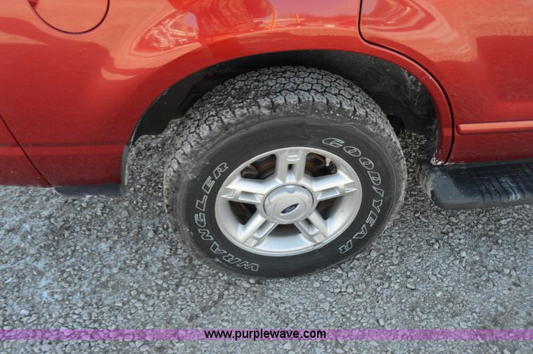 image for item I6887 2005 Ford Explorer Advance Trac RSC SUV