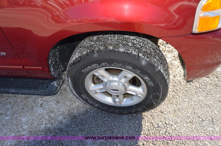 image for item I6887 2005 Ford Explorer Advance Trac RSC SUV