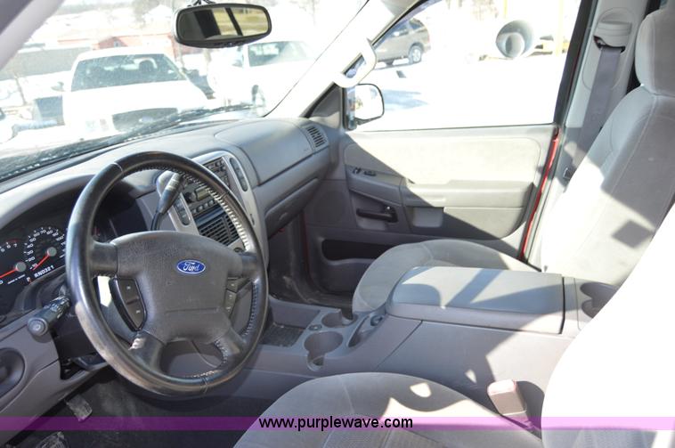 image for item I6887 2005 Ford Explorer Advance Trac RSC SUV