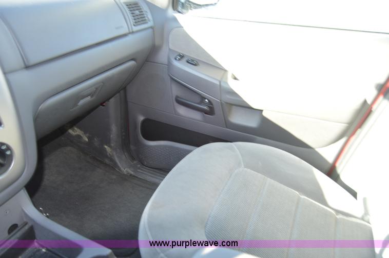 image for item I6887 2005 Ford Explorer Advance Trac RSC SUV