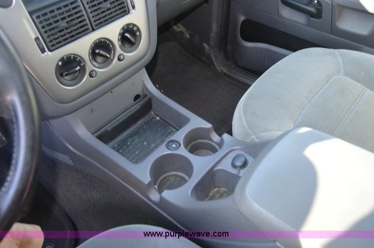 image for item I6887 2005 Ford Explorer Advance Trac RSC SUV