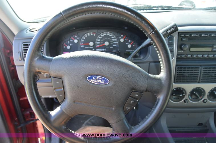 image for item I6887 2005 Ford Explorer Advance Trac RSC SUV