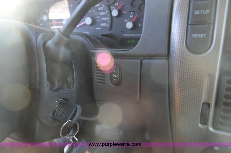 image for item I6887 2005 Ford Explorer Advance Trac RSC SUV