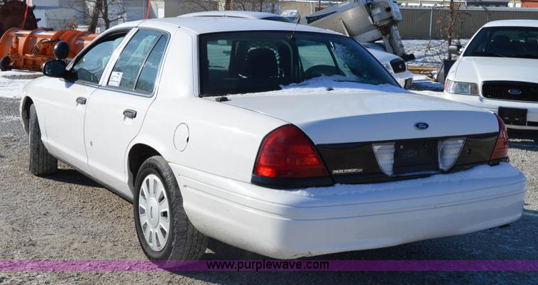 image for item I6888 2008 Ford Crown Victoria Police Interceptor