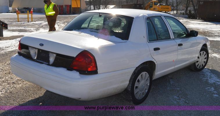 image for item I6888 2008 Ford Crown Victoria Police Interceptor