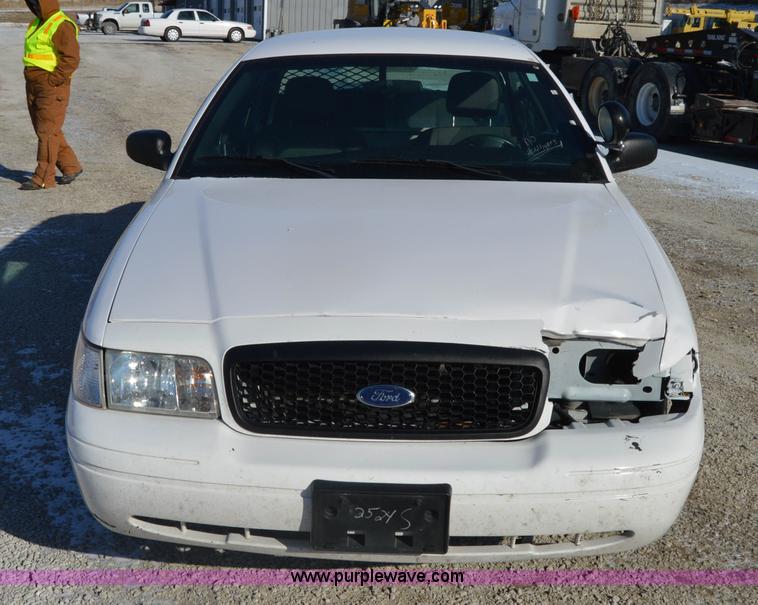 image for item I6888 2008 Ford Crown Victoria Police Interceptor