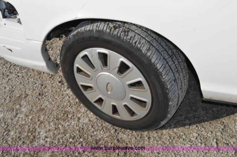 image for item I6888 2008 Ford Crown Victoria Police Interceptor