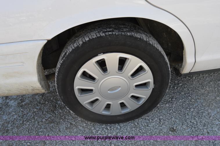 image for item I6888 2008 Ford Crown Victoria Police Interceptor