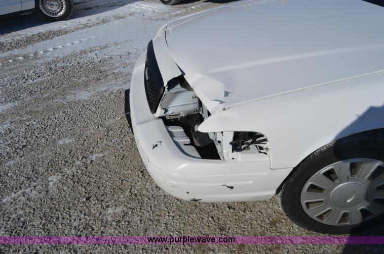 image for item I6888 2008 Ford Crown Victoria Police Interceptor