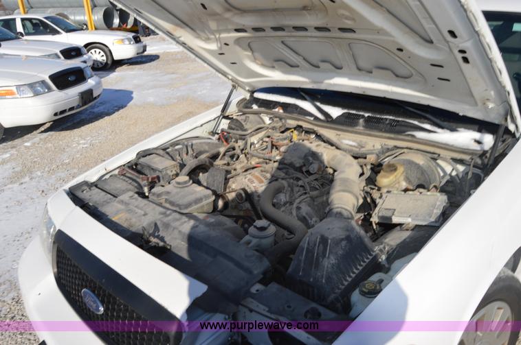 image for item I6888 2008 Ford Crown Victoria Police Interceptor
