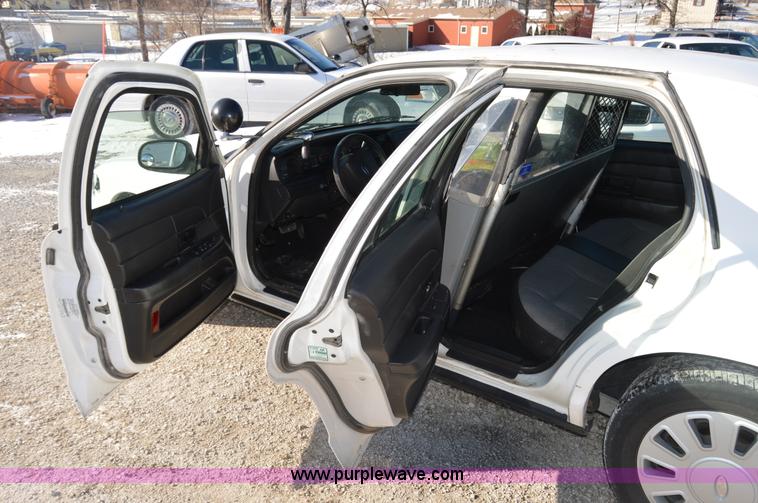 image for item I6888 2008 Ford Crown Victoria Police Interceptor