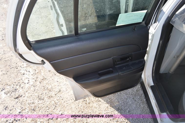 image for item I6888 2008 Ford Crown Victoria Police Interceptor