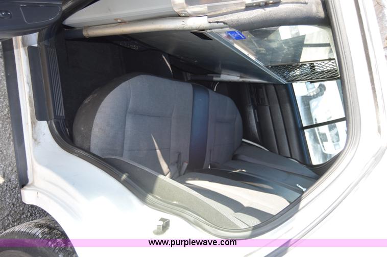 image for item I6888 2008 Ford Crown Victoria Police Interceptor