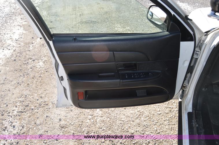 image for item I6888 2008 Ford Crown Victoria Police Interceptor