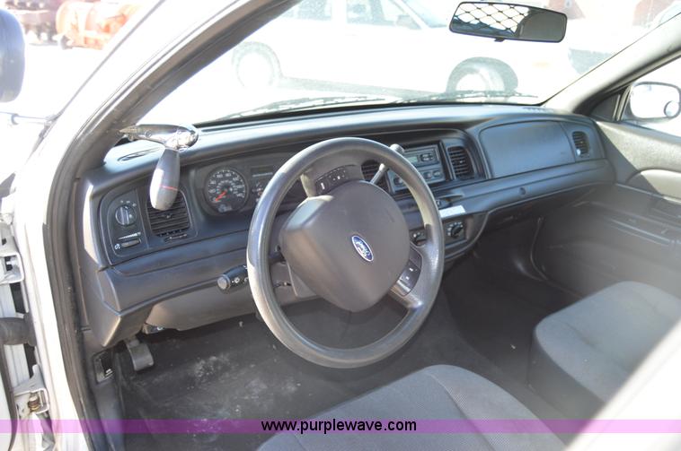 image for item I6888 2008 Ford Crown Victoria Police Interceptor