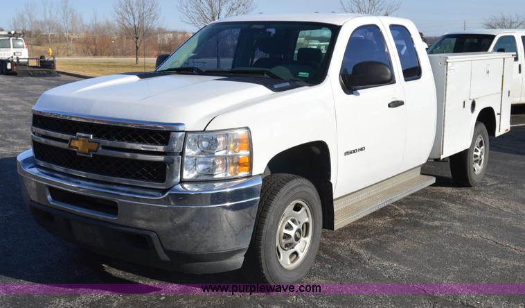 image for item I6908 2011 Chevrolet Silverado 2500HD Ext. Cab utility truck