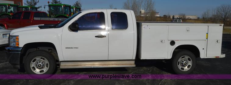 image for item I6908 2011 Chevrolet Silverado 2500HD Ext. Cab utility truck
