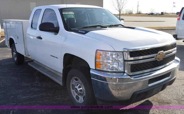image for item I6908 2011 Chevrolet Silverado 2500HD Ext. Cab utility truck