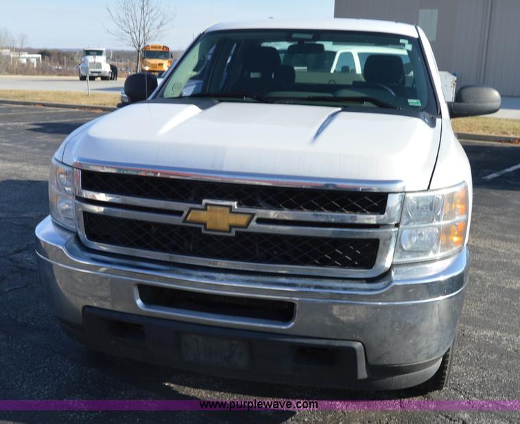 image for item I6908 2011 Chevrolet Silverado 2500HD Ext. Cab utility truck