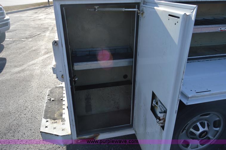 image for item I6908 2011 Chevrolet Silverado 2500HD Ext. Cab utility truck