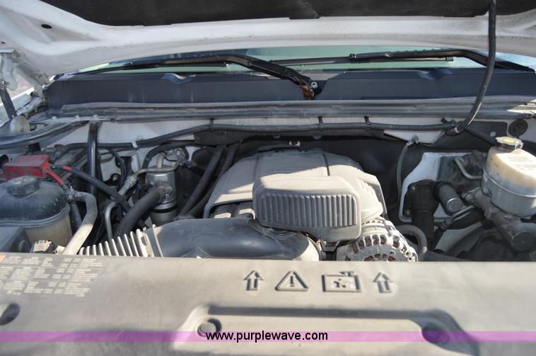 image for item I6908 2011 Chevrolet Silverado 2500HD Ext. Cab utility truck