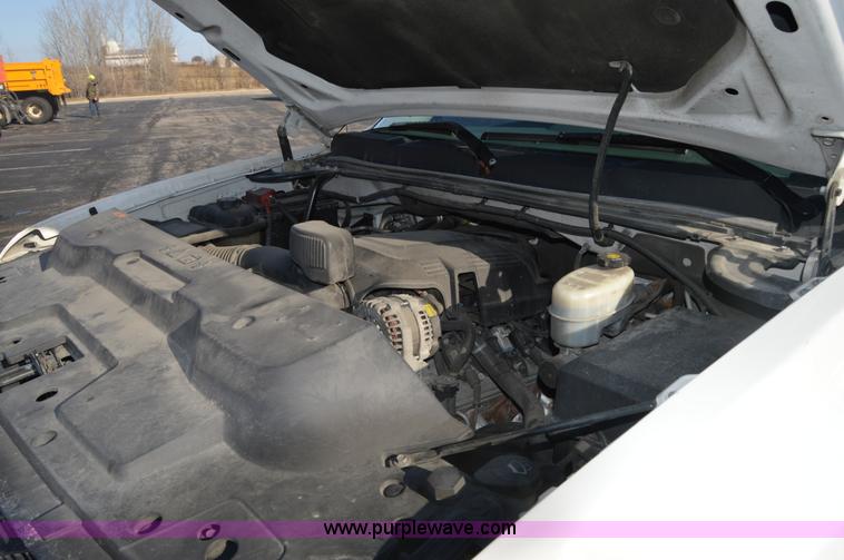image for item I6908 2011 Chevrolet Silverado 2500HD Ext. Cab utility truck