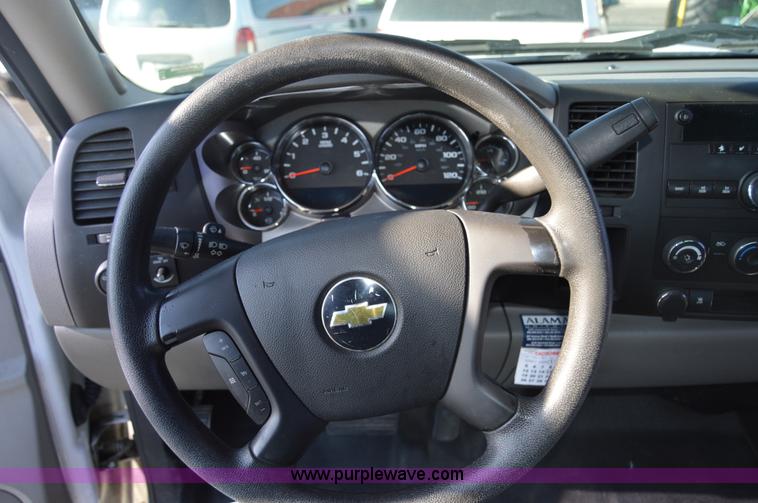 image for item I6908 2011 Chevrolet Silverado 2500HD Ext. Cab utility truck