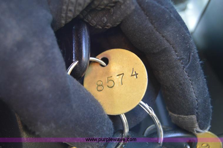 image for item I6908 2011 Chevrolet Silverado 2500HD Ext. Cab utility truck