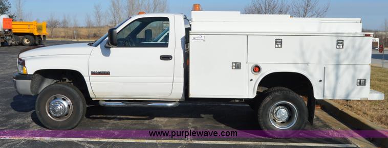 image for item I6909 2002 Dodge Ram 3500 utility truck