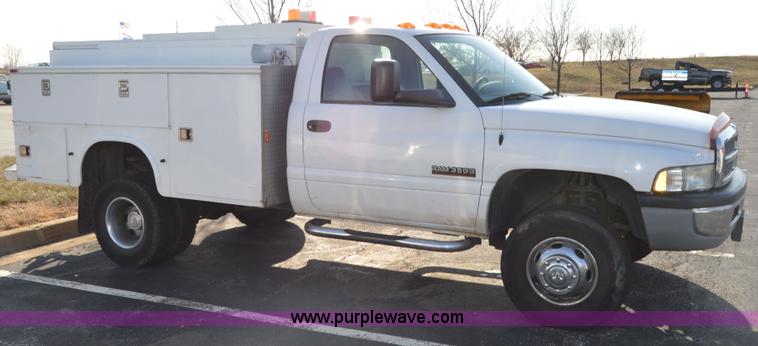image for item I6909 2002 Dodge Ram 3500 utility truck