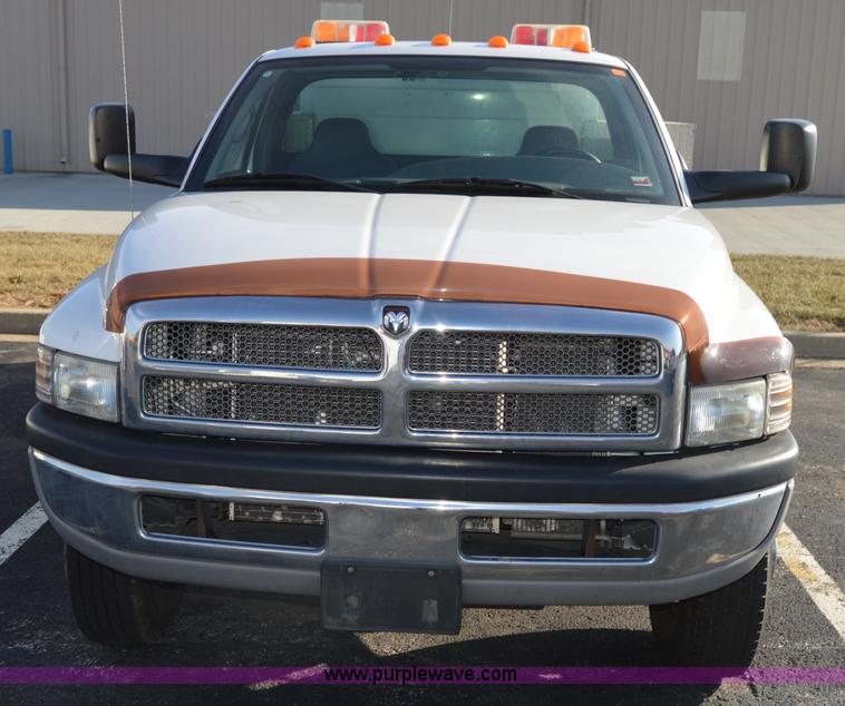 image for item I6909 2002 Dodge Ram 3500 utility truck