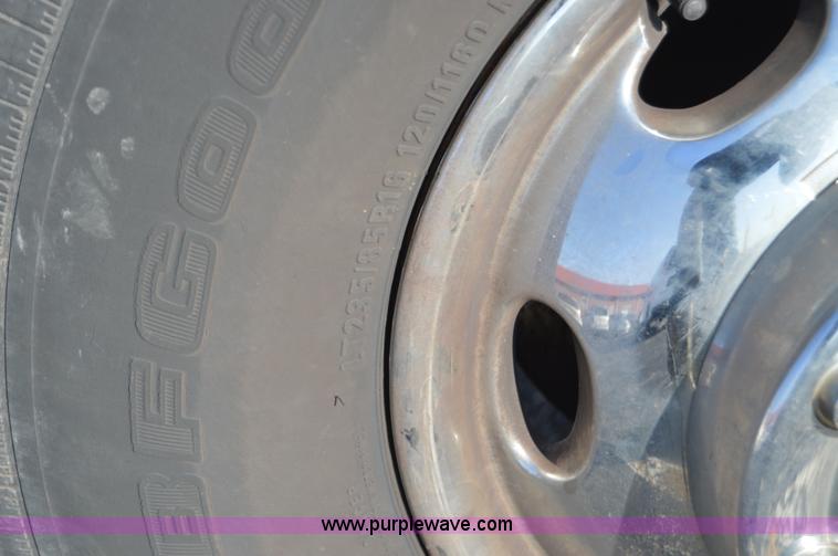 image for item I6909 2002 Dodge Ram 3500 utility truck