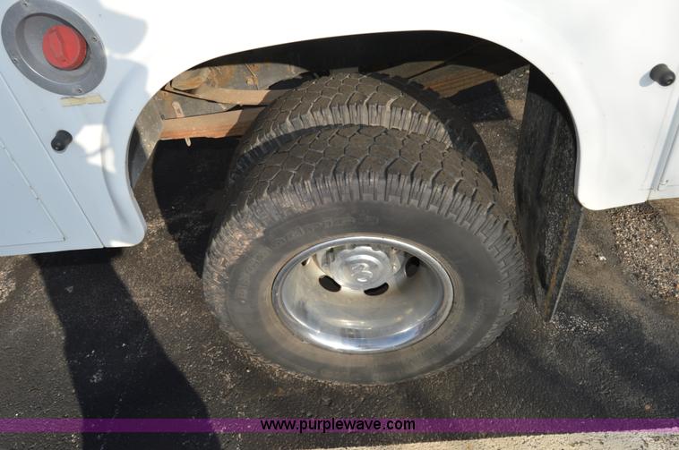 image for item I6909 2002 Dodge Ram 3500 utility truck