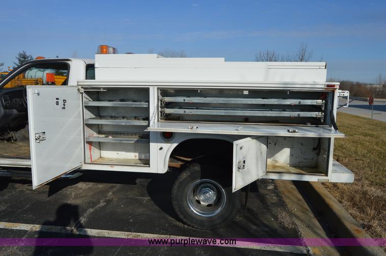 image for item I6909 2002 Dodge Ram 3500 utility truck