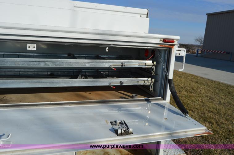 image for item I6909 2002 Dodge Ram 3500 utility truck