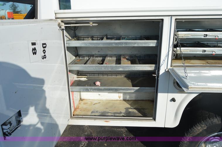 image for item I6909 2002 Dodge Ram 3500 utility truck