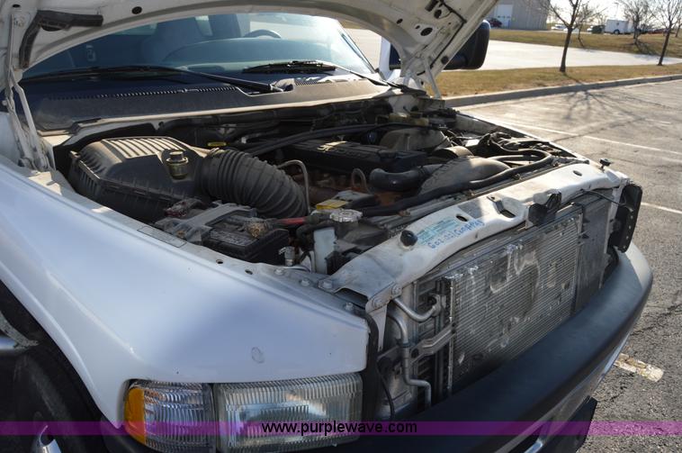 image for item I6909 2002 Dodge Ram 3500 utility truck