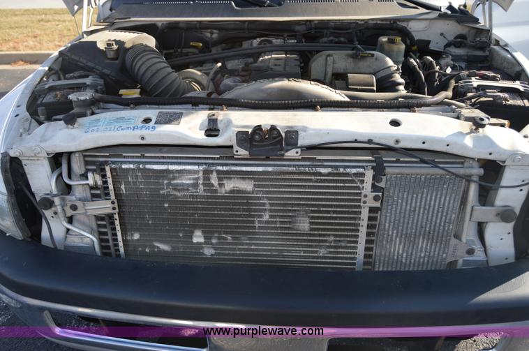 image for item I6909 2002 Dodge Ram 3500 utility truck