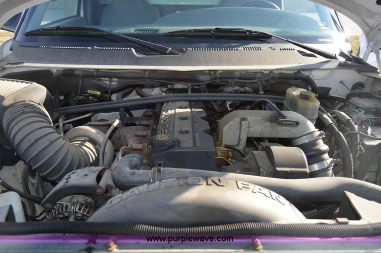 image for item I6909 2002 Dodge Ram 3500 utility truck