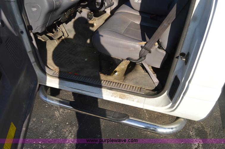 image for item I6909 2002 Dodge Ram 3500 utility truck